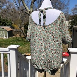 Plus Size Open Tie Back Floral Short Sleeve Blouse